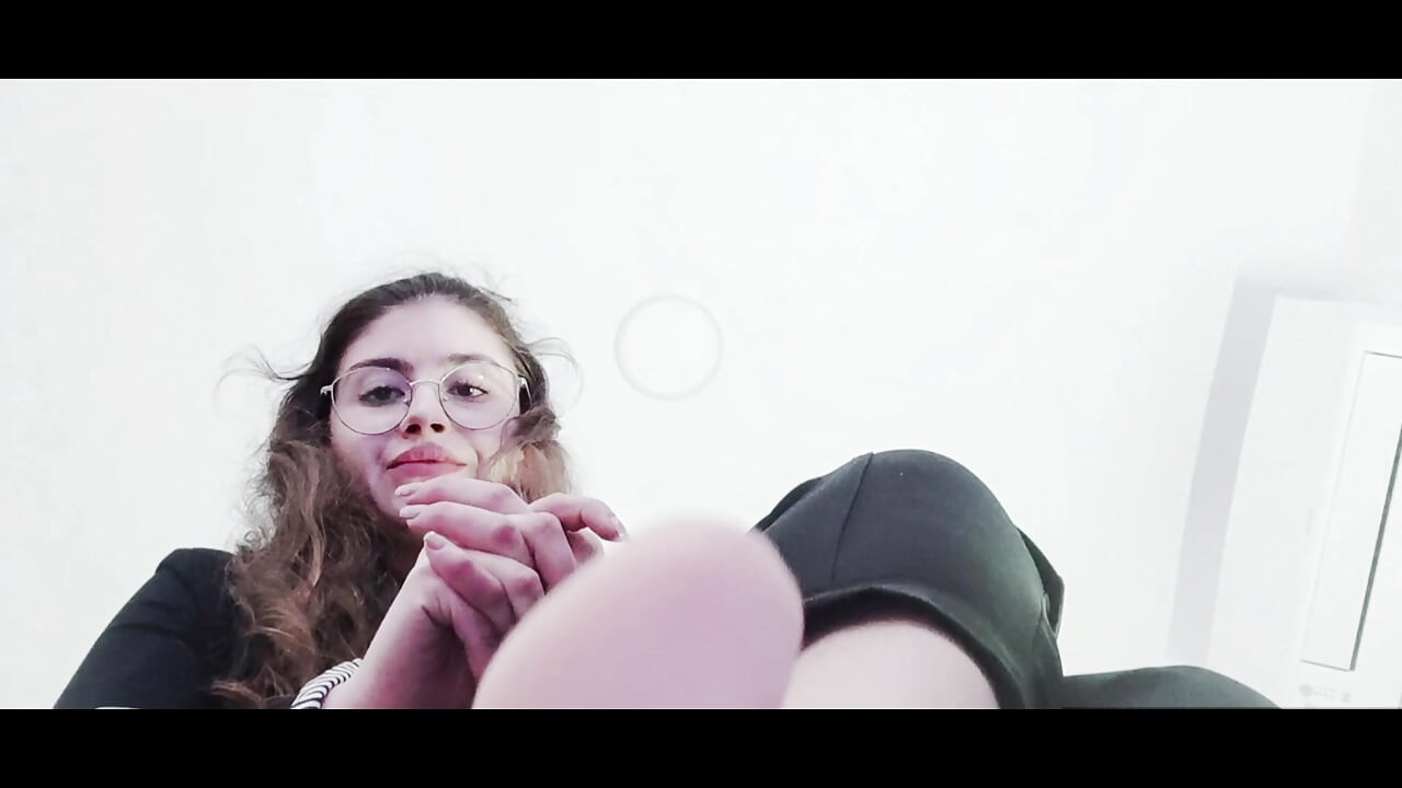UNEXPECTED FOOT FETISH INTERVIEW