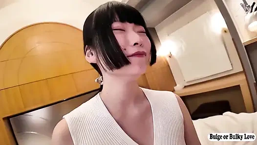 Блаженная время с грудастой спа-девушкой, сессия во время командировки сдвигается прямо в видео от первого лица и заканчивается кримпаем