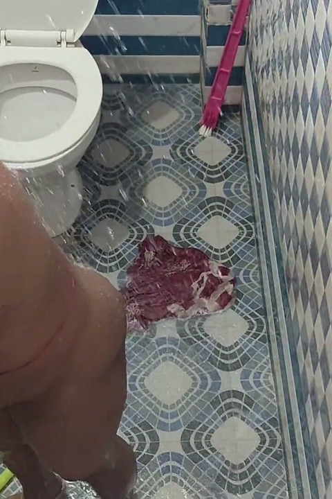 Hot Girl Viral Bathroom Show