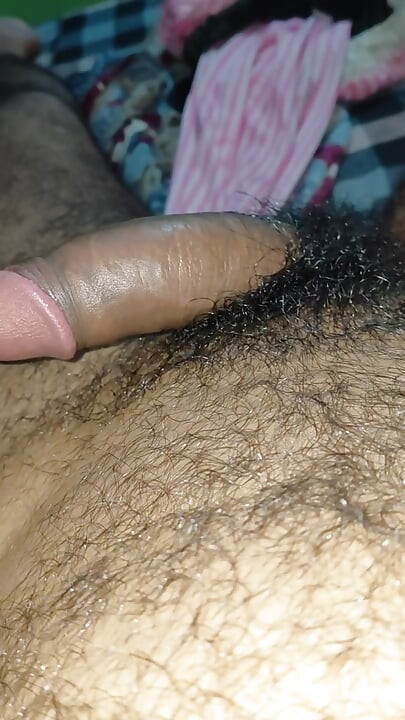 The heart was happy to see the bangles of Desi Bhabhi