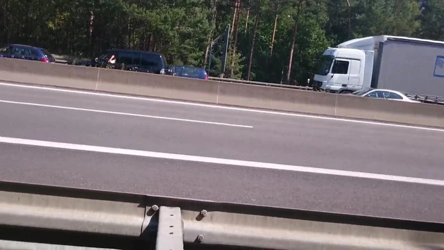 Flashing public jerking at a jam with quick cumshot