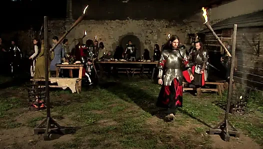 Dua cewek seksi di pesta seks yang megah