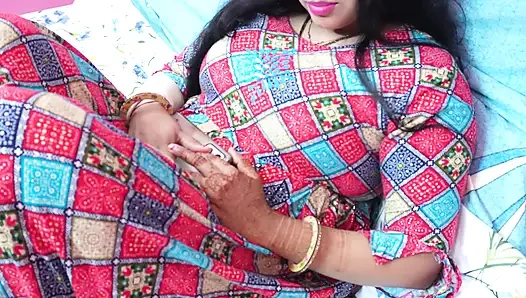 Üvey kız kardeşimi görüntülü görüşmede erkek arkadaşına vücudunu gösterirken gördüm