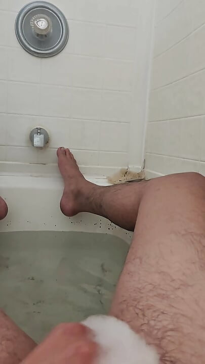 Soapy Wanking in the Tub