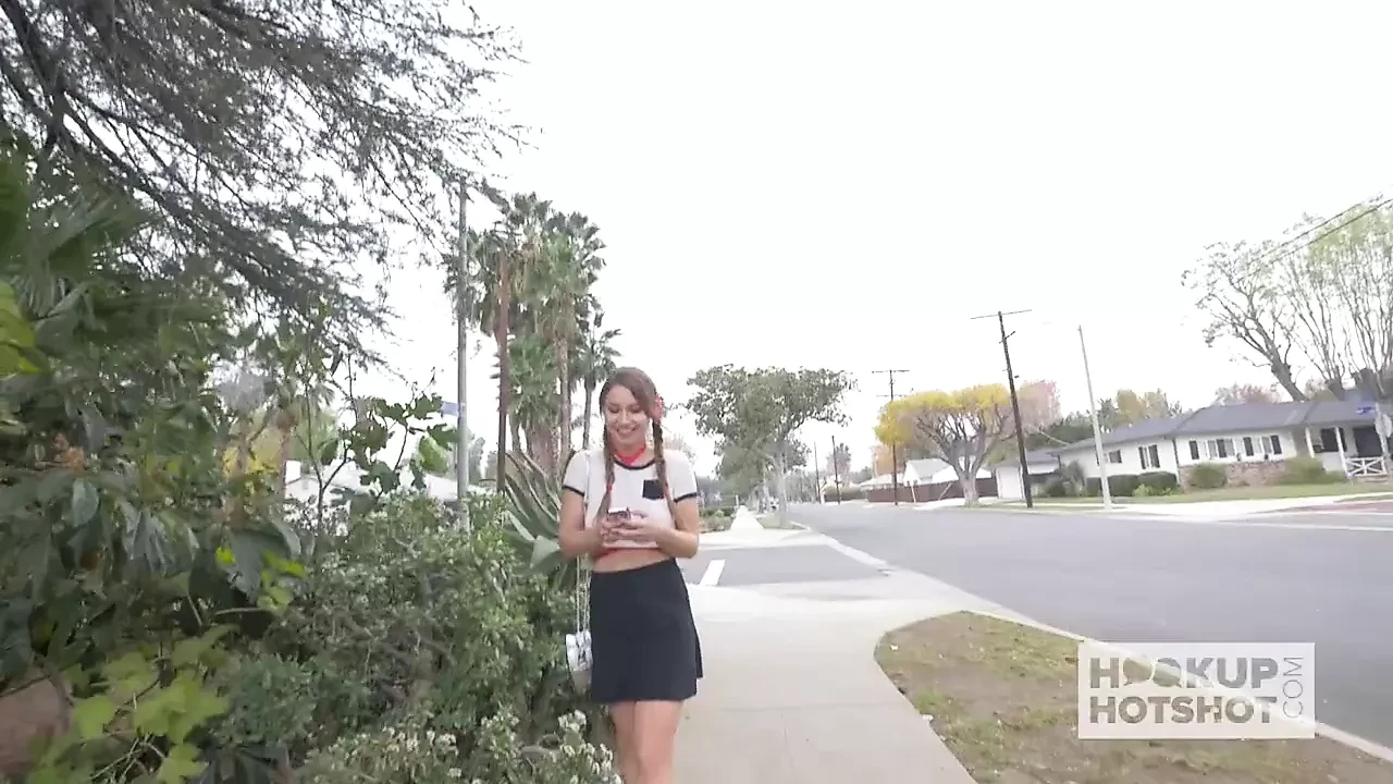 Schoolgirl meets up with a guy onlline