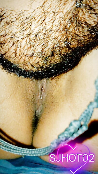 Indian girl ne jabrdasti boyfriend ko apni chut chatwai chut ka pani pilaya