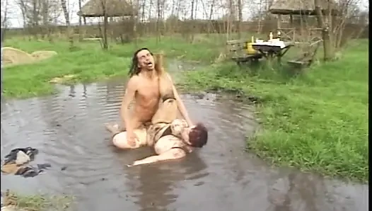 Seksi Alman nymphos ve şehvetli erkeklerle aşırı yarak sikişi