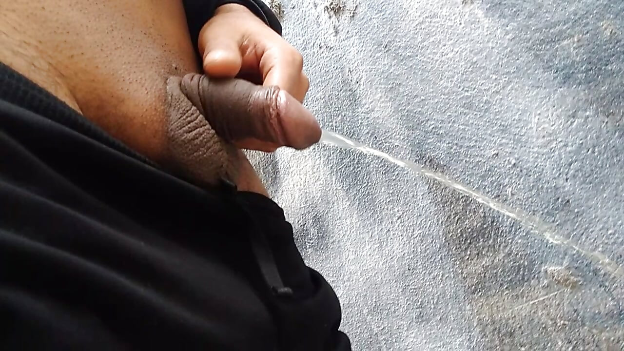 Mórbido no beco ao ar livre