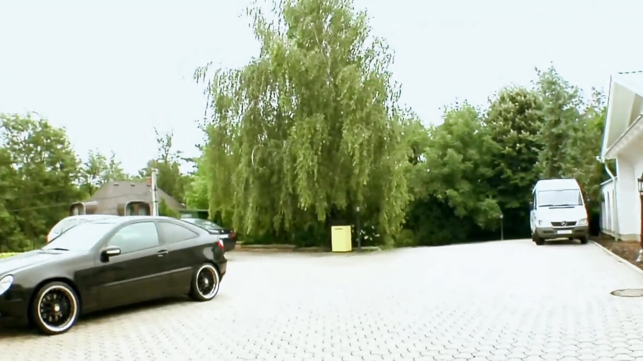 ססליה וגה מציעה שלישייה עם מוגור וניק לאנג מלאה באנאלי כדי להרגיש את הזרע בפנים