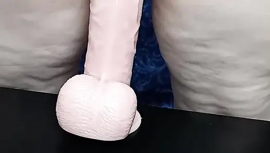 Unerättliche geile ehefrau hat ihre große fotze gebrochen