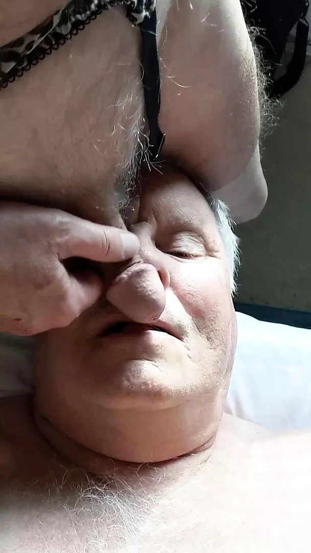 Paul использует мое лицо для развлечения