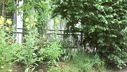 Reife Mädchen Masturbieren Sich Gegenseitig Und Dildoen Sich Gegenseitig Die Muschien Im Garten
