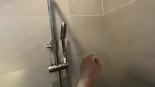 Kakak tiri saya tidak mengizinkan saya mandi dan kami bercinta dengan baik.