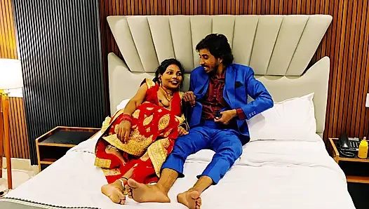 Lal pari jesi hot hardcore lady bathroom m mili uske sath sex karne ke leye bat hui phle wo na bolrhi thii fir usne soft sex karne ke leye k