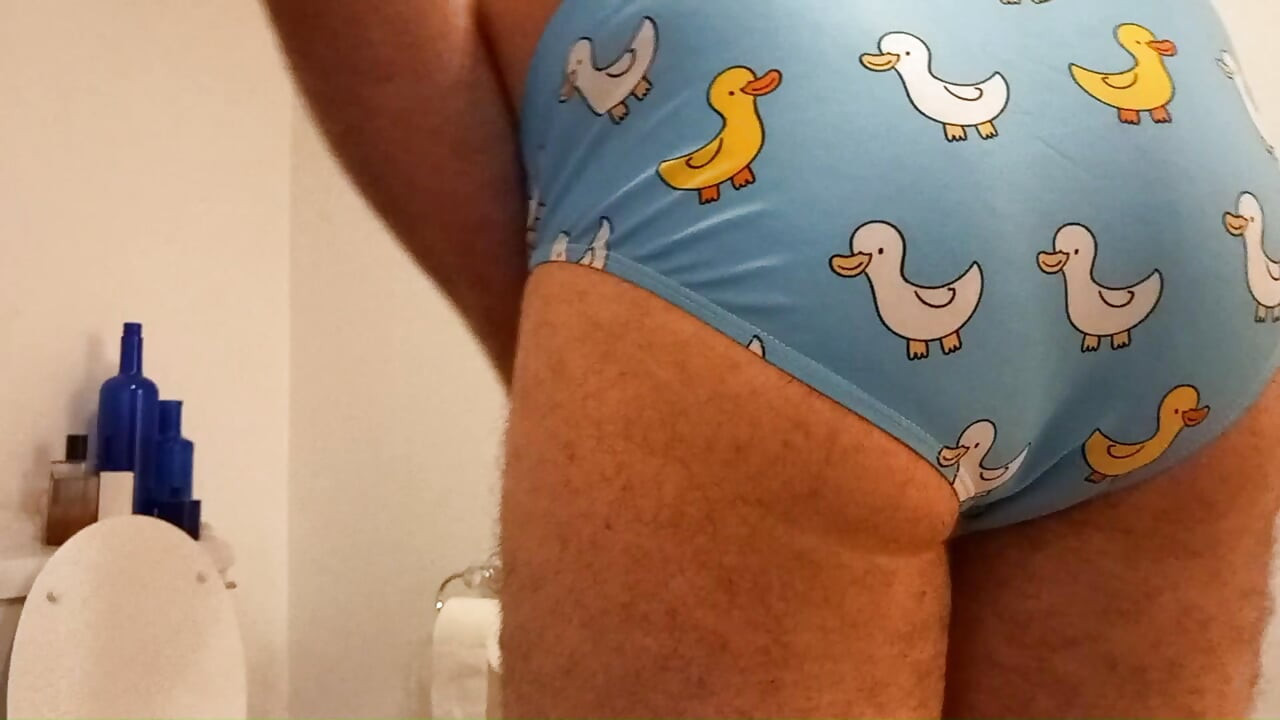 Speedo cum. Rubbing, vibrating, masturbating small penis bulge in speedo, swim trunks, brief. Please humiliate in the comments.