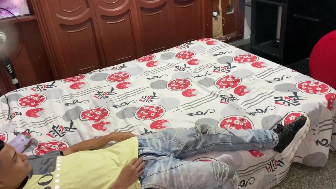 My cousin arrives stressed from work and I make him aware so that he can relax