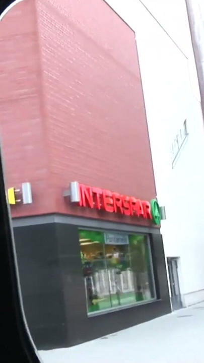 Anastasia an der Strasse angesprochen und im BumsBus gefickt | Clip 1
