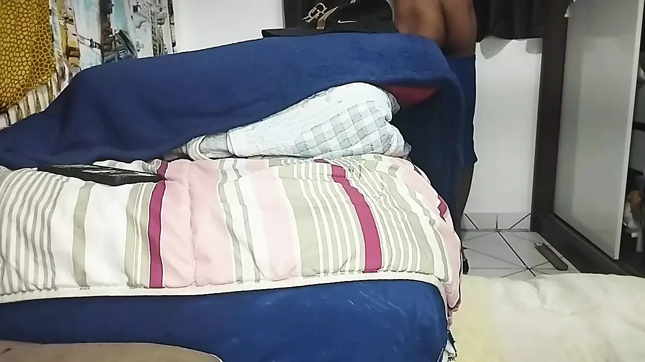 Tease My Bulge, Fell My Smell!