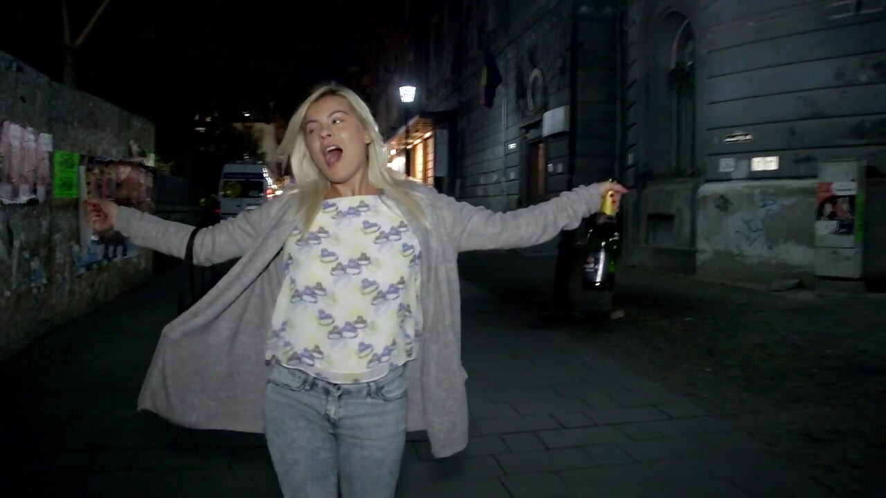 Blonde loves to piss and to fuck hard in POV