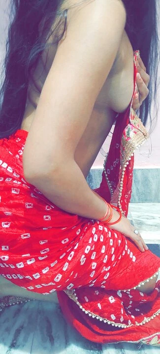 Bhabhi loving herself