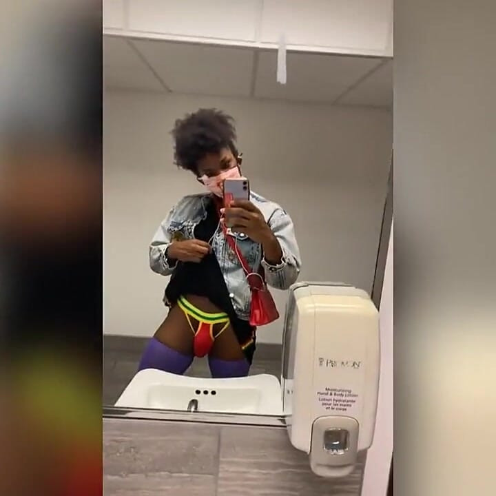 불룩한 하루는 AJ와 함께 하루에 멀리 푸른 공을 유지합니다. 심부름을 했습니다. 내 두 놀이기구 동안 부드러운 하드 부푼했다. 나는 그녀의 보지를 따먹어