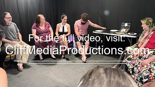 Seks bağımlıları destek grubu grup seks partisine dönüşüyor - cliff media productions