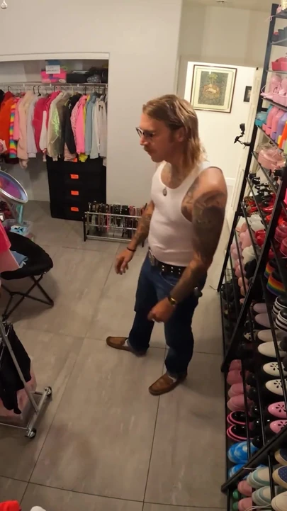 害羞的Breezy Bri对Bryan Gozzling的粗暴性爱很饥渴!