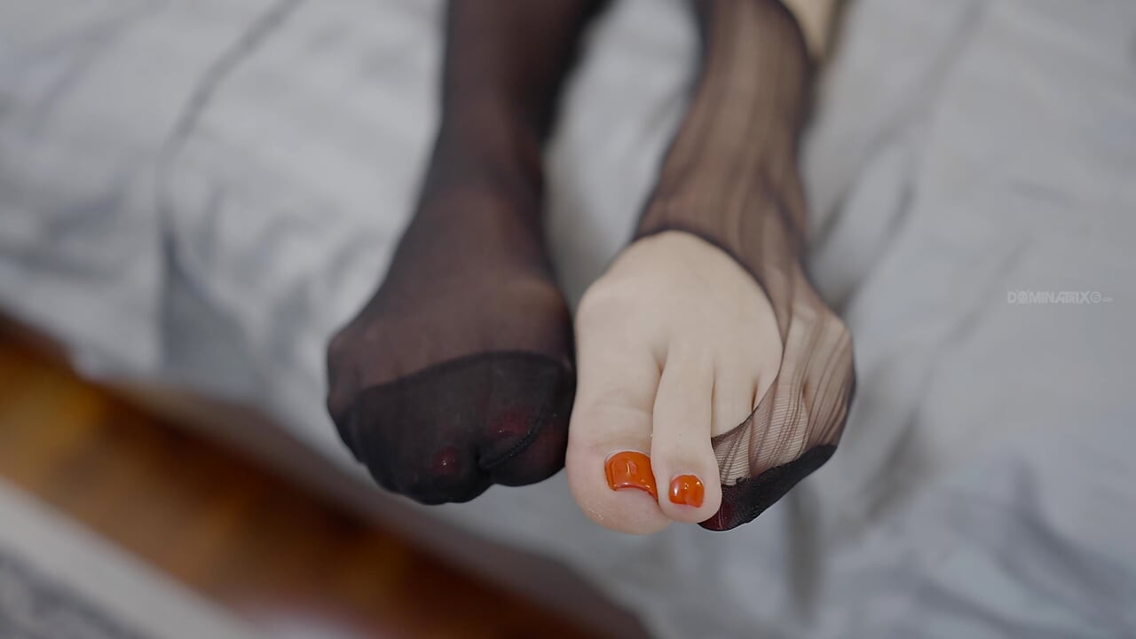 Ayaklar ve naylon solo 2