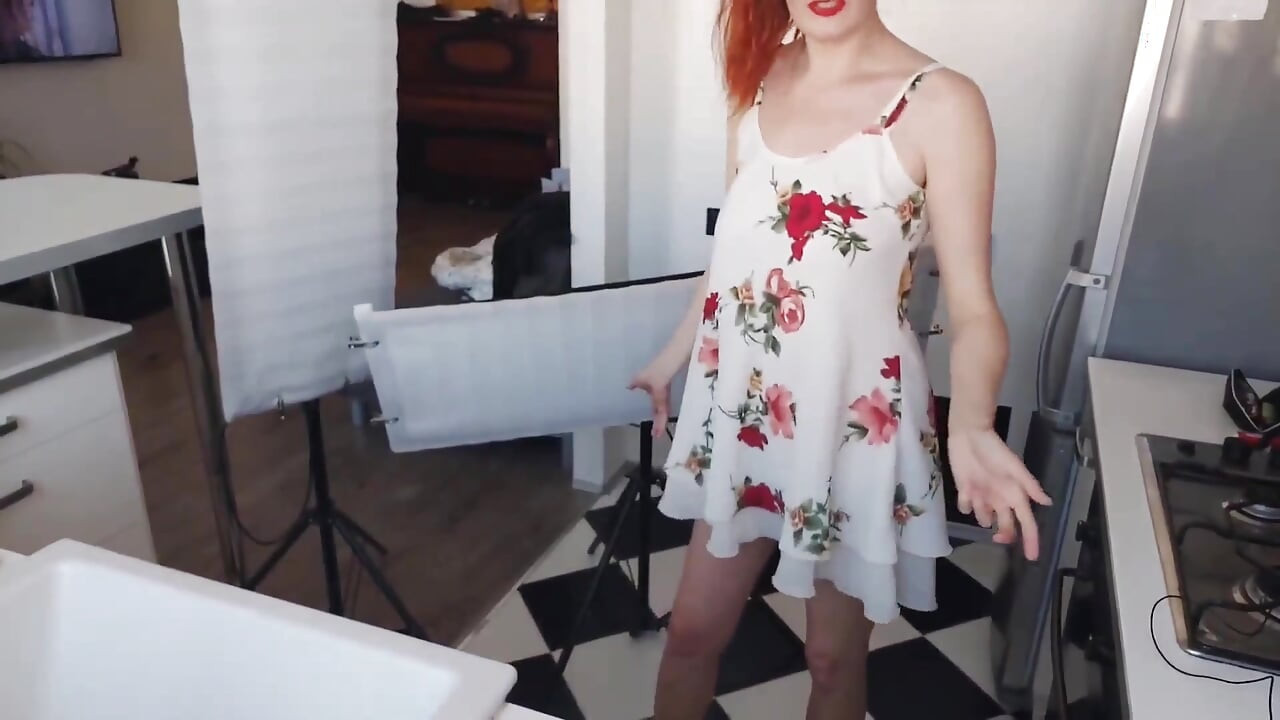 Wet Panties for Your Mouth, Hairy Pussy Pissing, Backstage