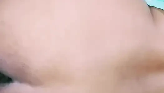 Komşus un aldatan karısı horney amcığı sert sikişiyor