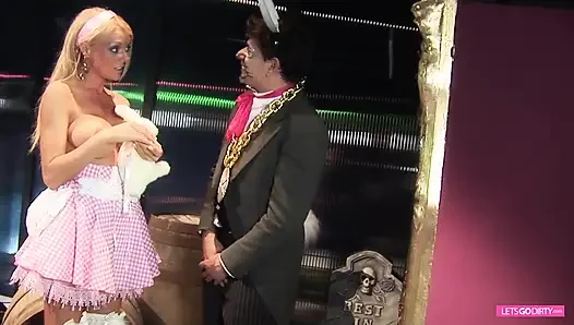 Pesta seks mesum bareng tante seksi yang lagi ngidam di pesta seks