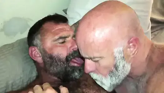 Samuel's Favorite: Bearded Hairy Mature AWESOME DEEP KISSING
