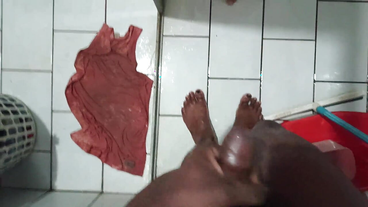 Ele foi tomar banho comigo em casa