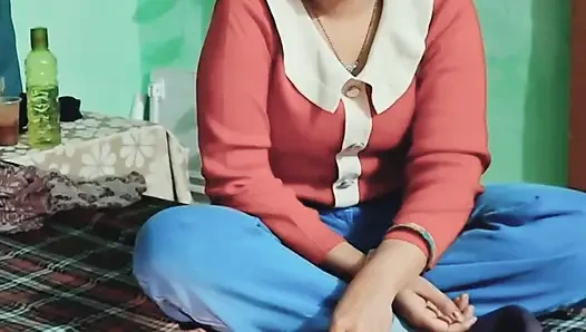 Dever Bhabhi allein im Zimmer voll genießen mit dirtytalk