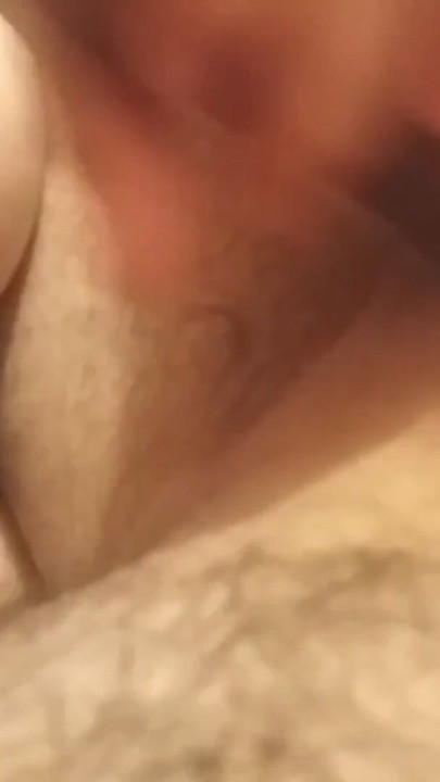 moden kone elsker flødeskum, deepthroat, sutte, splitte, slikke. håndjob, cumshot | Clip 1