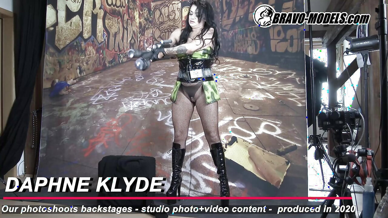 Backstage photoshoot Daphne Klyde - Adult