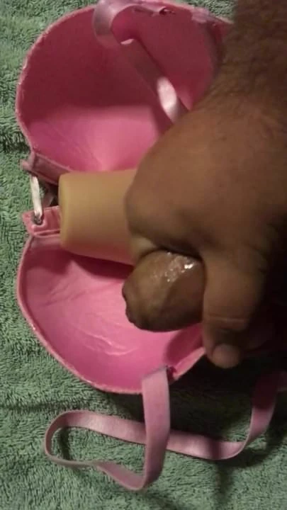 Nuovo giocattolo di figa e sperma per tcpsexy :)