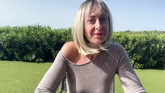 Lena, Tours'dan 40 yaşındaki MILF!