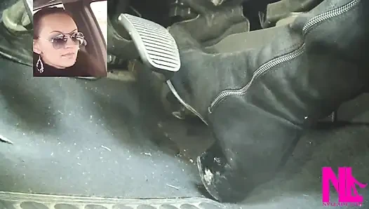 Schnell fahren in schwarzen kniehohen stiefeln aus suede