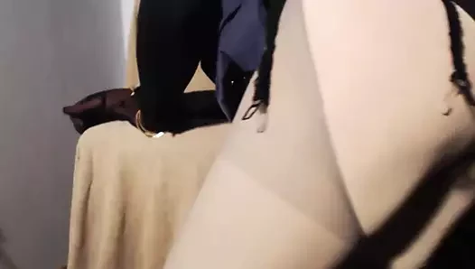 Bir fiş ile benim minik kıçımı lanet