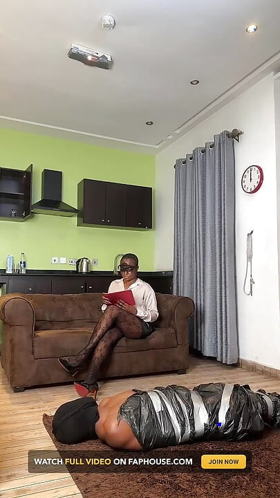 African Femdom BDSM Bondage - Domina Havi