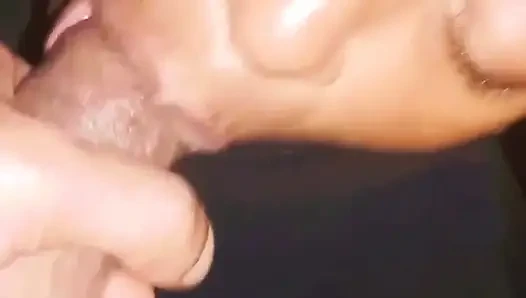 Meine nüsse in ihren hals ablassen, bis sie leer ist!!