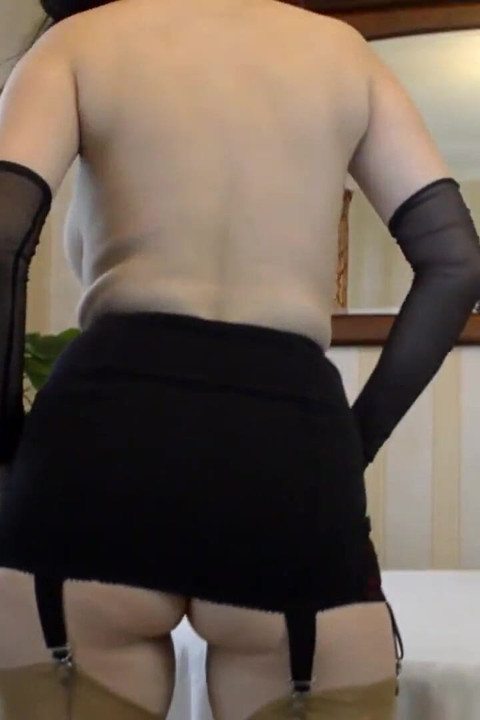 Coño afeitado frotado en medias de nylon no2