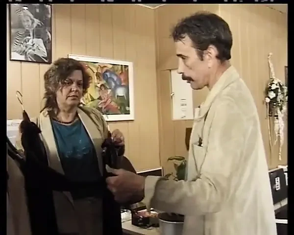 Watch How This German Lady Get Ready for the Night