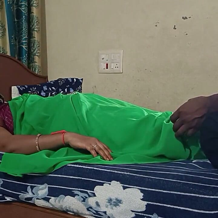 Desi Hot Beautiful Aunty Fucking with Maid in Bedroom Enjoy Sex with Him