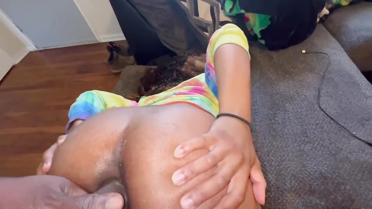 Lightskin Baddie Love a BBC for Her Rent