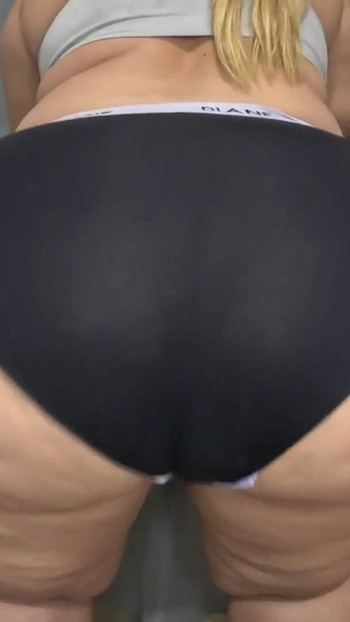 Stunning moment from "Shaking my fat ass"