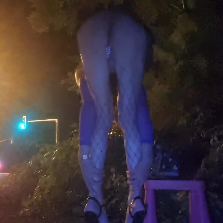 A Whore in a Mini-Skirt Ras du CuL, on the Edge of the🛣Nationale 7 in BRUNOy. 2H00 VaneSsaBiTCHx PariSChienneTrvprod⁹¹