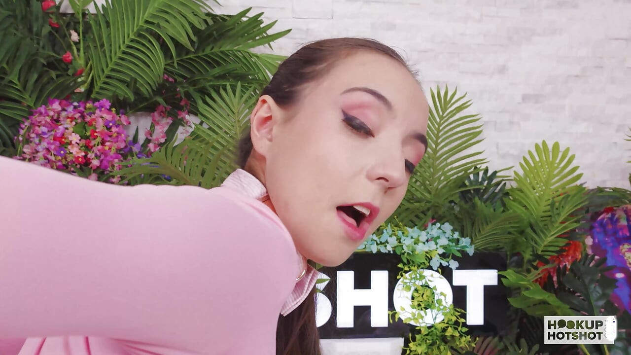 เย็ดตูดแน่นๆ ของ Sasha Tatcha และควยใหญ่!