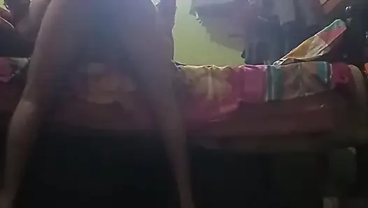 Hintli soniya yenge sikişiyor